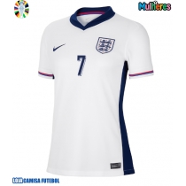 Camisa de Futebol Inglaterra Bukayo Saka #7 Equipamento Principal Mulheres Europeu 2024 Manga Curta